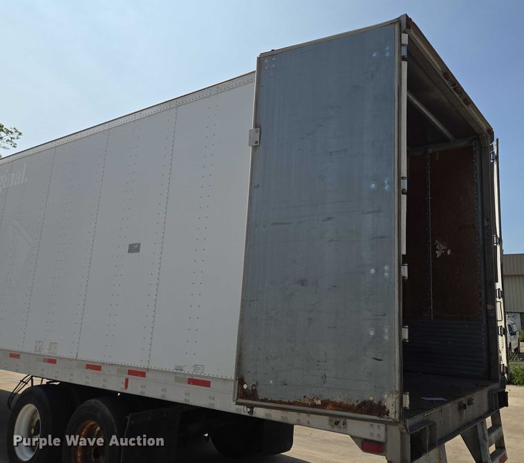 image for item EQ6557 2007 Utility dry van trailer
