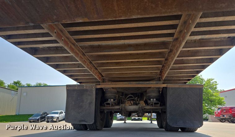 image for item EQ6557 2007 Utility dry van trailer