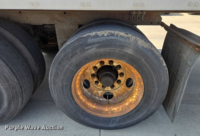 image for item EQ6557 2007 Utility dry van trailer