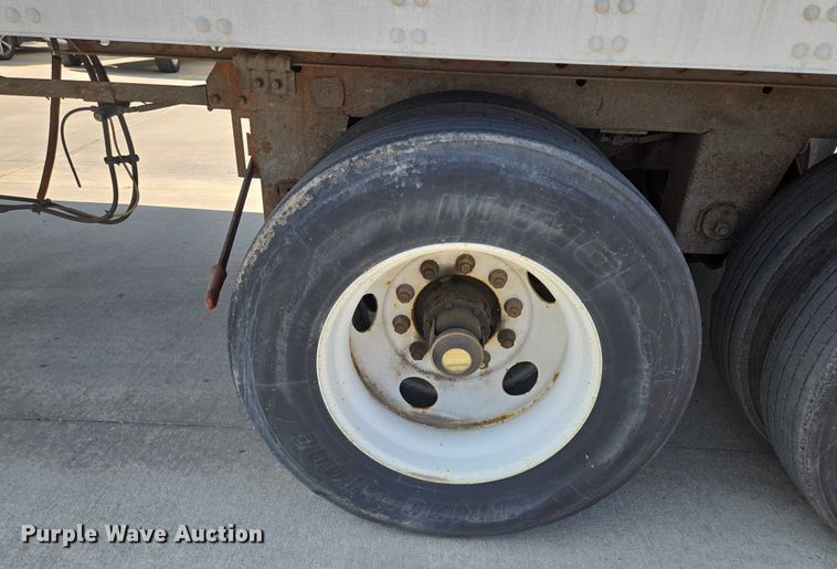 image for item EQ6557 2007 Utility dry van trailer
