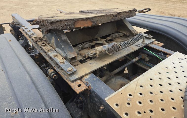 image for item ER5258 2015 Freightliner Cascadia 125 semi truck