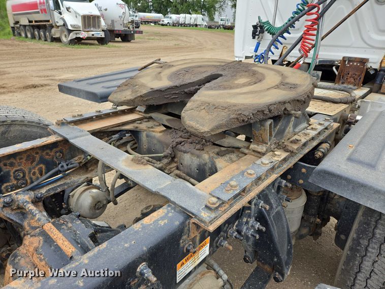 image for item ER5258 2015 Freightliner Cascadia 125 semi truck