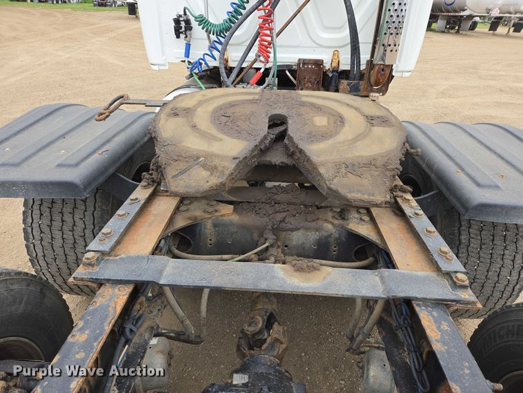 image for item ER5258 2015 Freightliner Cascadia 125 semi truck