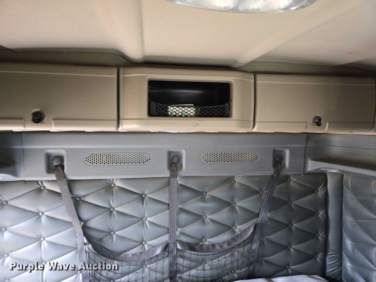 image for item ER5258 2015 Freightliner Cascadia 125 semi truck