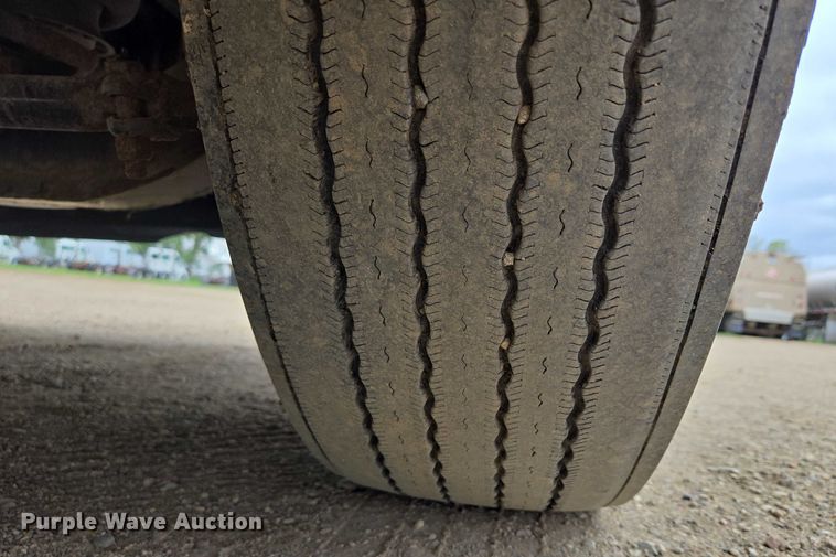 image for item ER5258 2015 Freightliner Cascadia 125 semi truck