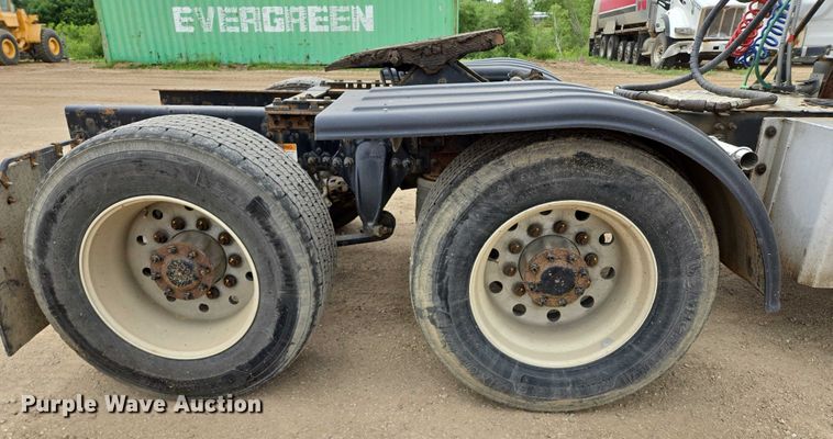 image for item ER5258 2015 Freightliner Cascadia 125 semi truck