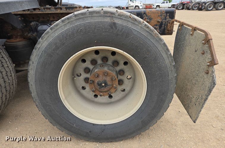 image for item ER5258 2015 Freightliner Cascadia 125 semi truck