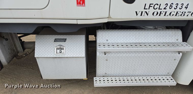 image for item ER5259 2015 Freightliner Cascadia 125 semi truck