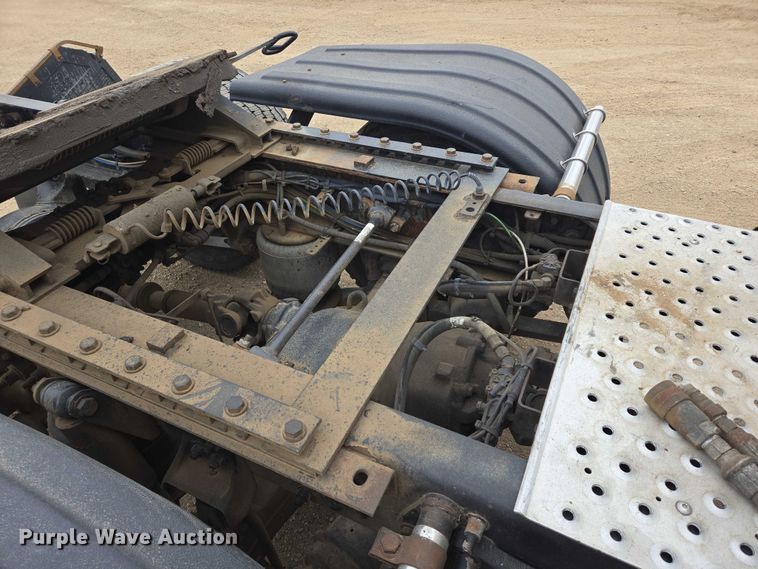 image for item ER5259 2015 Freightliner Cascadia 125 semi truck