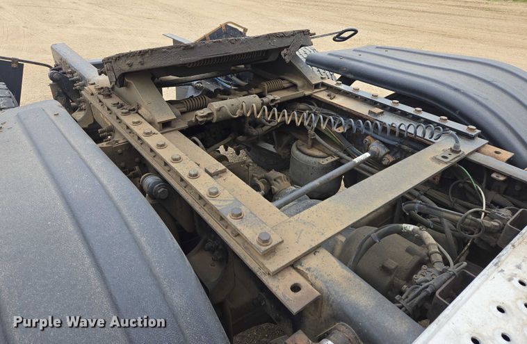 image for item ER5259 2015 Freightliner Cascadia 125 semi truck