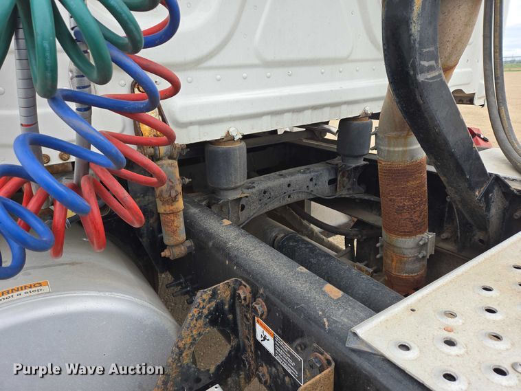 image for item ER5259 2015 Freightliner Cascadia 125 semi truck