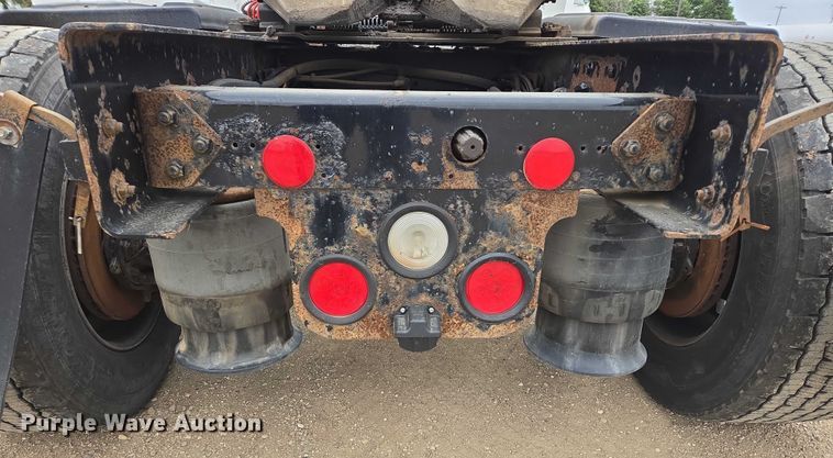 image for item ER5259 2015 Freightliner Cascadia 125 semi truck