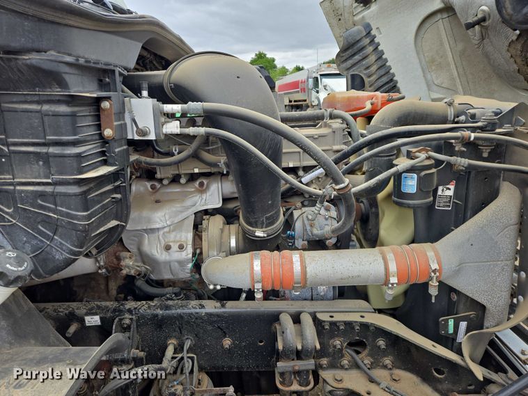 image for item ER5259 2015 Freightliner Cascadia 125 semi truck