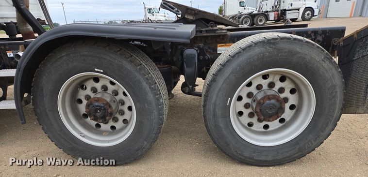 image for item ER5259 2015 Freightliner Cascadia 125 semi truck