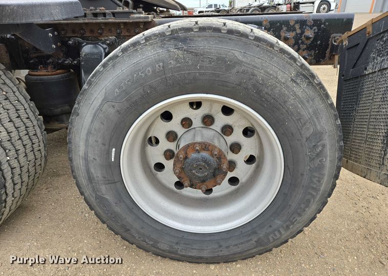 image for item ER5259 2015 Freightliner Cascadia 125 semi truck