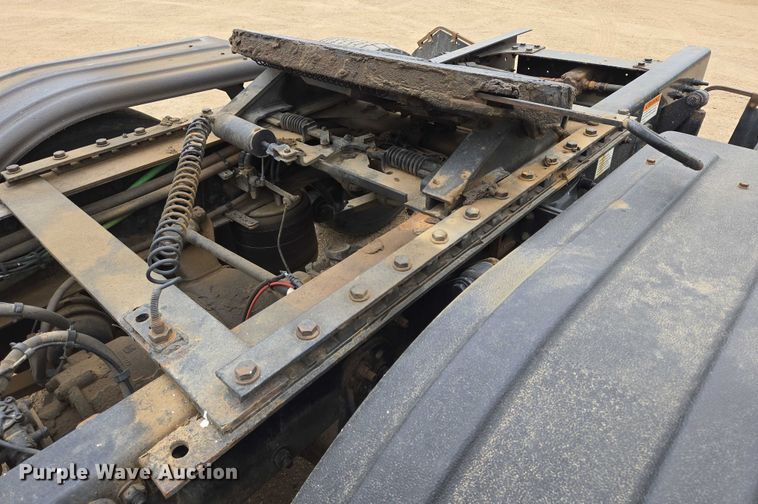 image for item ER5262 2014 Freightliner Cascadia 125 semi truck