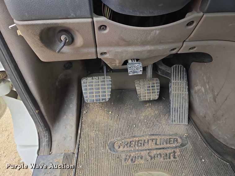 image for item ER5262 2014 Freightliner Cascadia 125 semi truck