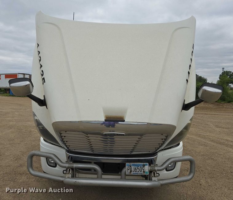 image for item ER5262 2014 Freightliner Cascadia 125 semi truck