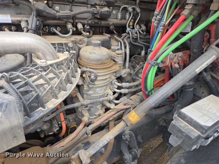 image for item ER5262 2014 Freightliner Cascadia 125 semi truck