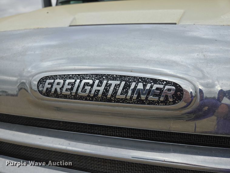 image for item ER5262 2014 Freightliner Cascadia 125 semi truck