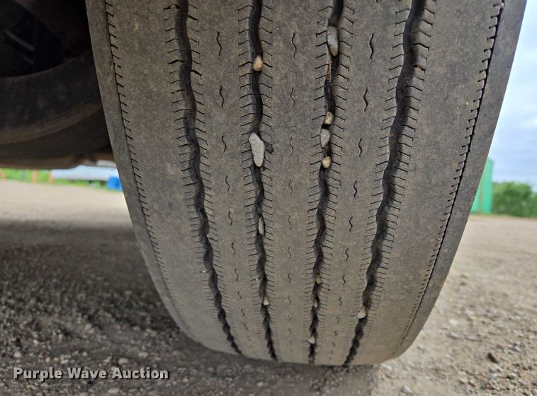 image for item ER5262 2014 Freightliner Cascadia 125 semi truck