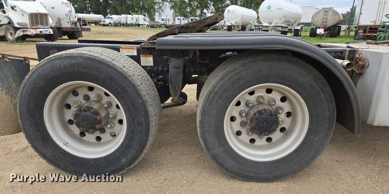 image for item ER5262 2014 Freightliner Cascadia 125 semi truck