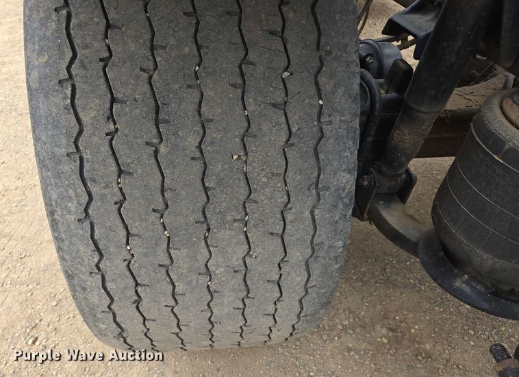 image for item ER5262 2014 Freightliner Cascadia 125 semi truck