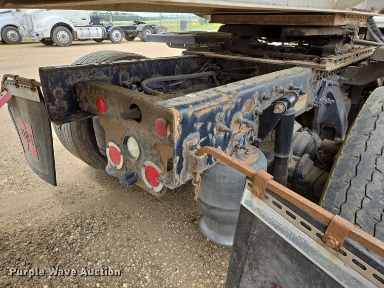 image for item ER5263 2015 Freightliner Cascadia 125 semi truck