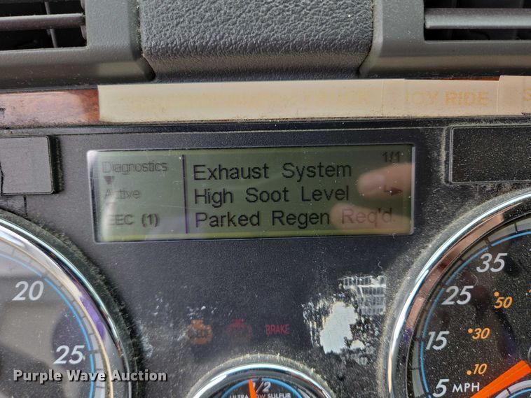 image for item ER5263 2015 Freightliner Cascadia 125 semi truck