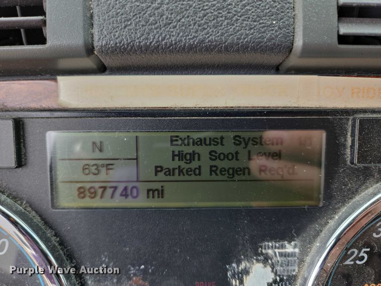 image for item ER5263 2015 Freightliner Cascadia 125 semi truck