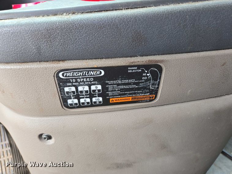 image for item ER5263 2015 Freightliner Cascadia 125 semi truck