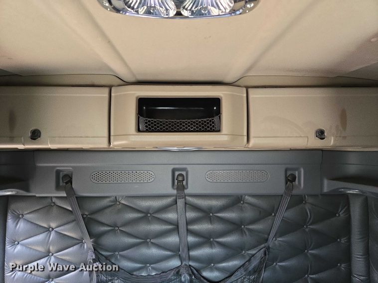 image for item ER5263 2015 Freightliner Cascadia 125 semi truck