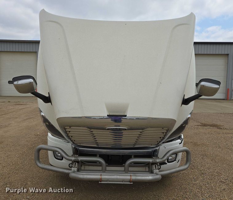 image for item ER5263 2015 Freightliner Cascadia 125 semi truck