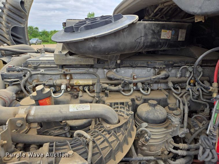 image for item ER5263 2015 Freightliner Cascadia 125 semi truck