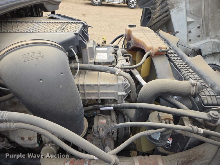 image for item ER5263 2015 Freightliner Cascadia 125 semi truck