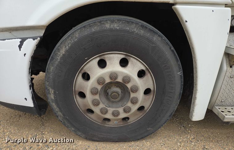 image for item ER5263 2015 Freightliner Cascadia 125 semi truck