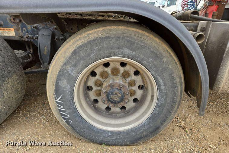 image for item ER5263 2015 Freightliner Cascadia 125 semi truck