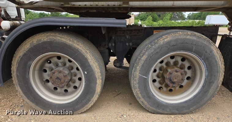 image for item ER5263 2015 Freightliner Cascadia 125 semi truck