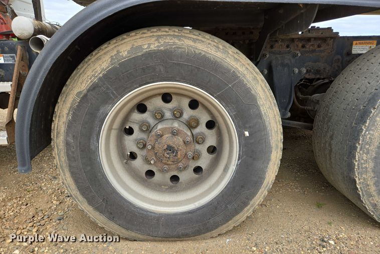 image for item ER5263 2015 Freightliner Cascadia 125 semi truck