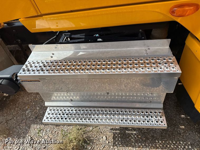 image for item HI9250 2023 International LT625 semi truck