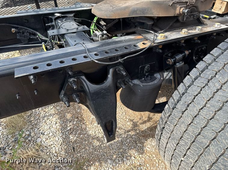 image for item HI9250 2023 International LT625 semi truck