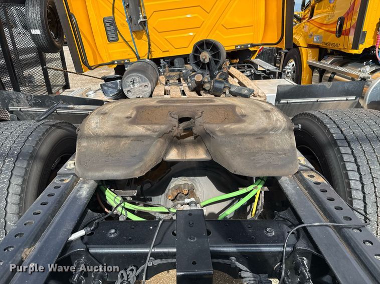 image for item HI9250 2023 International LT625 semi truck