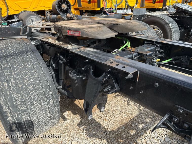 image for item HI9250 2023 International LT625 semi truck