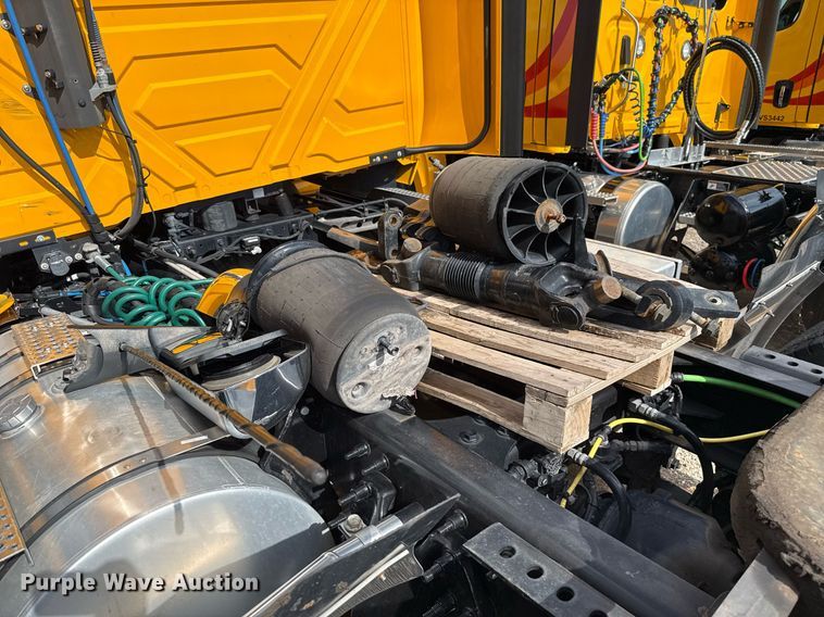 image for item HI9250 2023 International LT625 semi truck