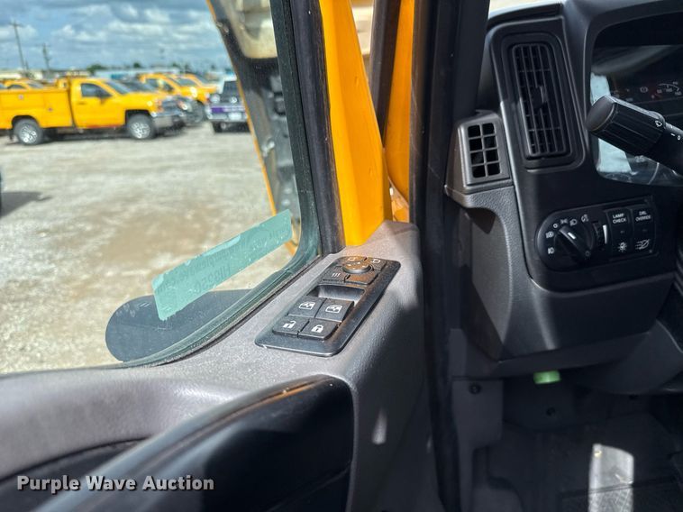 image for item HI9250 2023 International LT625 semi truck