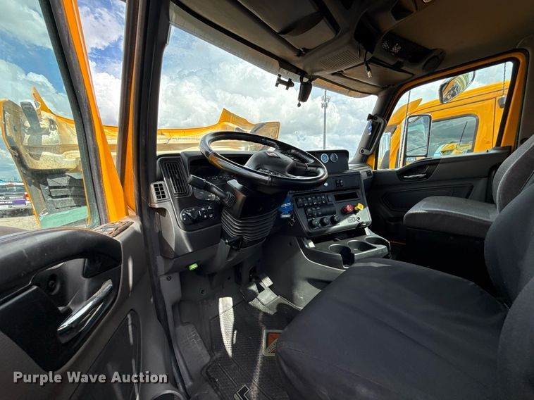 image for item HI9250 2023 International LT625 semi truck