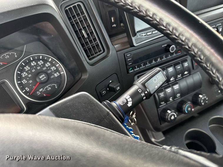 image for item HI9250 2023 International LT625 semi truck