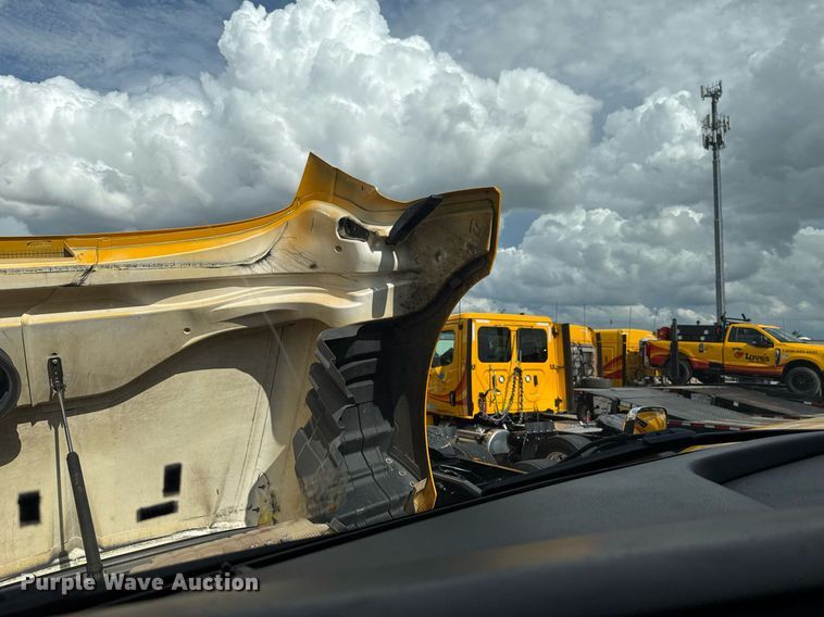 image for item HI9250 2023 International LT625 semi truck