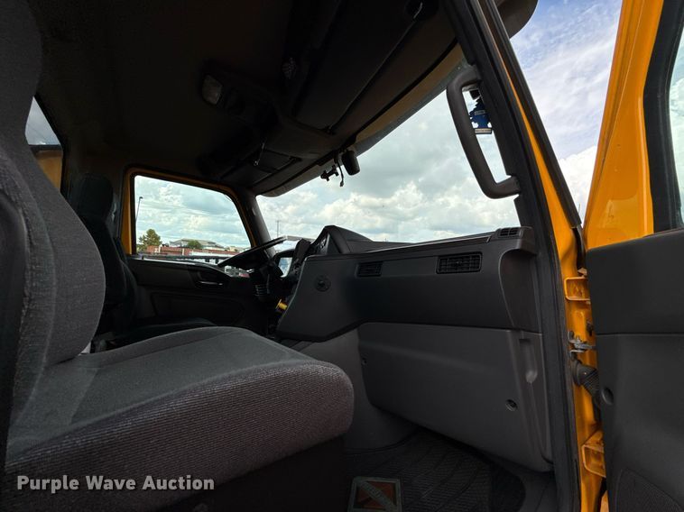 image for item HI9250 2023 International LT625 semi truck