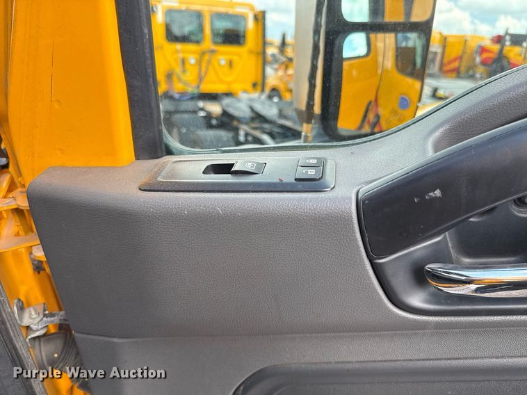 image for item HI9250 2023 International LT625 semi truck